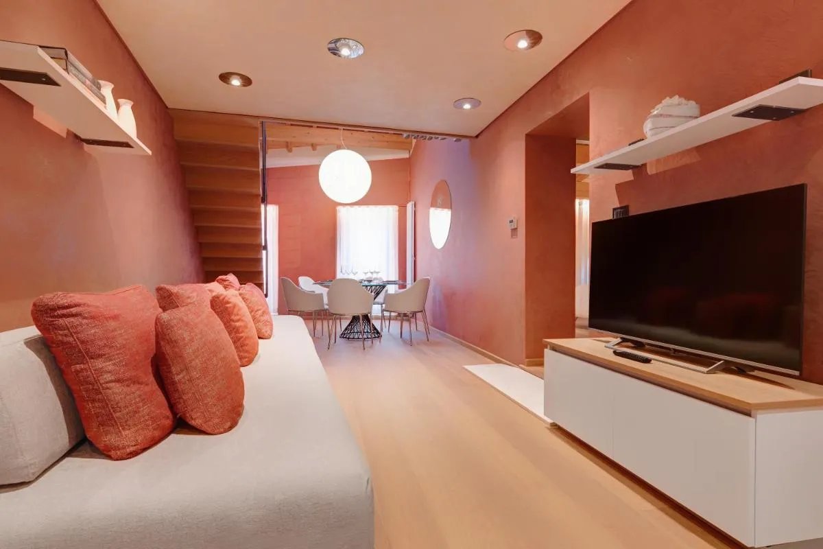 Image 5 of 1881 LUXURY SUITES