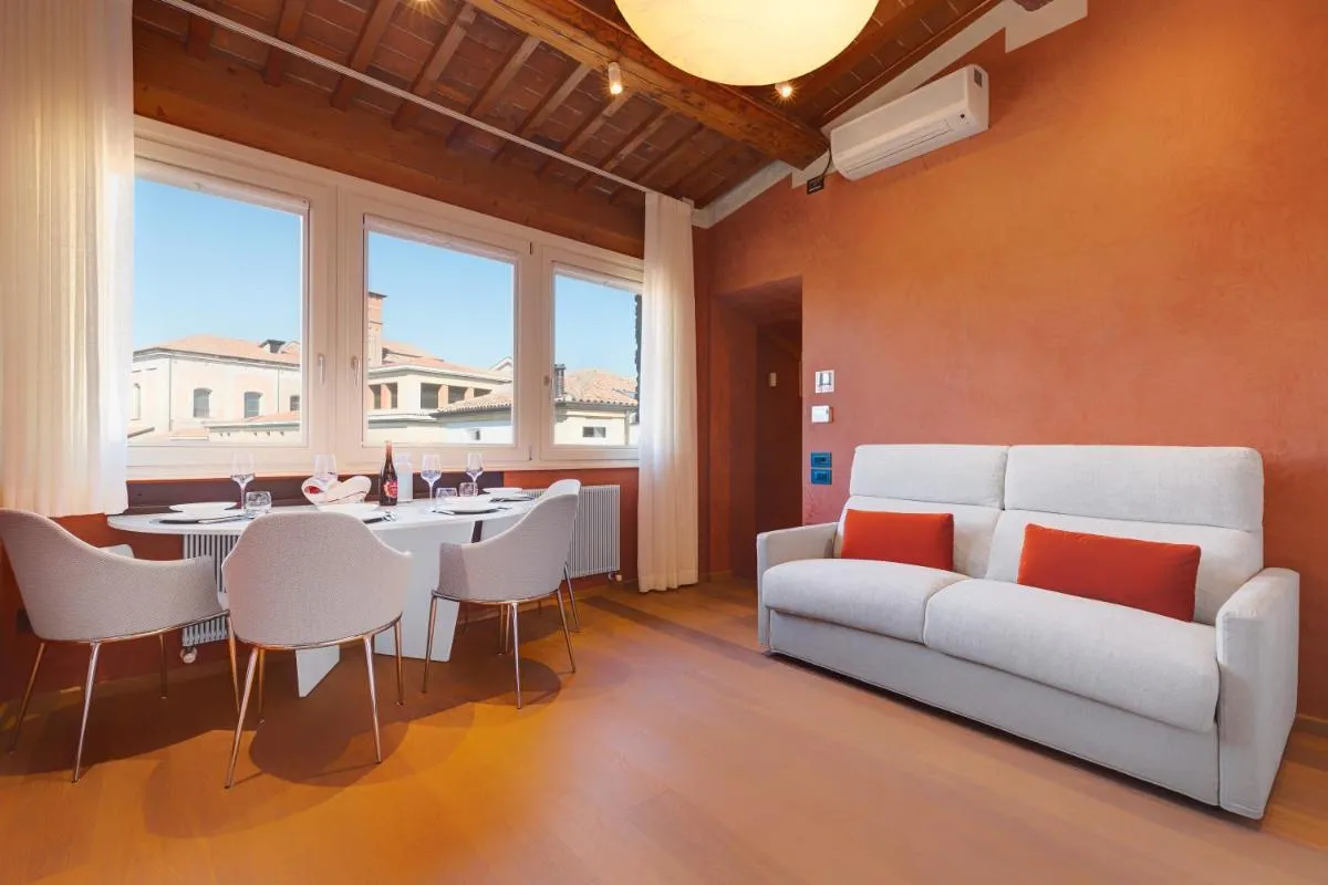 Image 3 of 1881 LUXURY SUITES