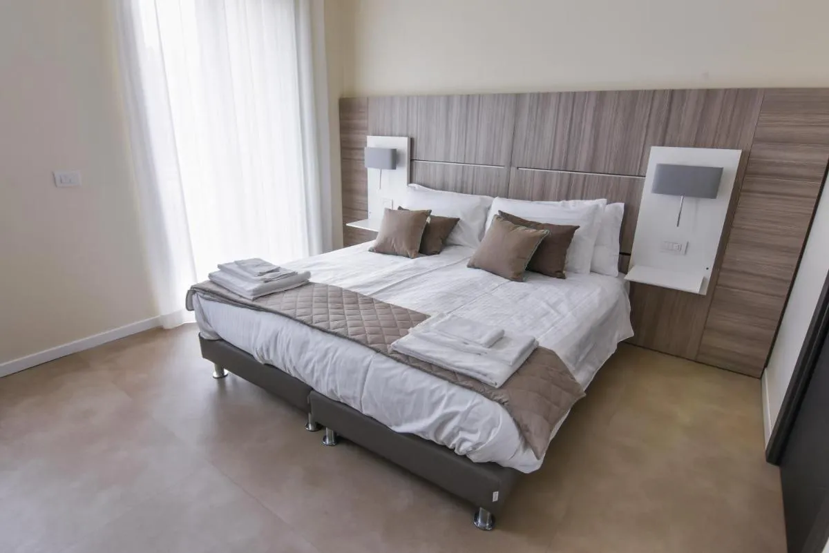 Image 6 of 3 Amici Suites