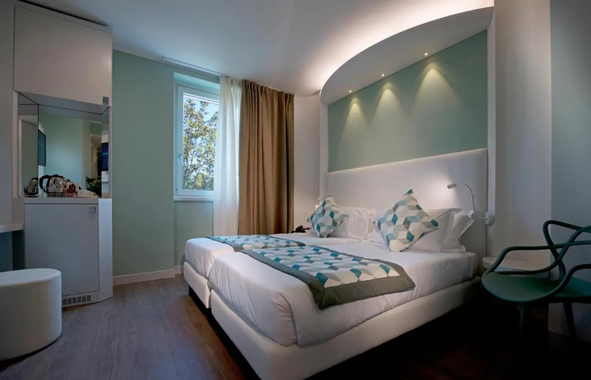Image 1 of Ark Hotel