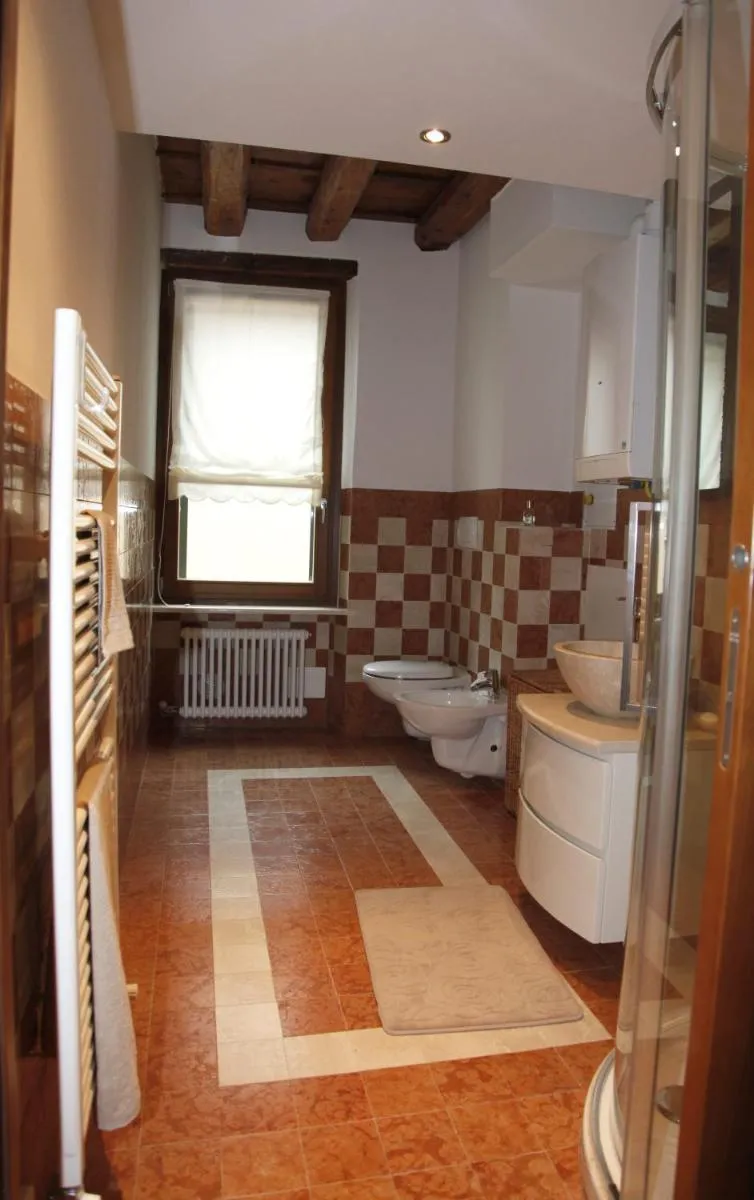 Image 3 of Centre 2 bedroom Flat
