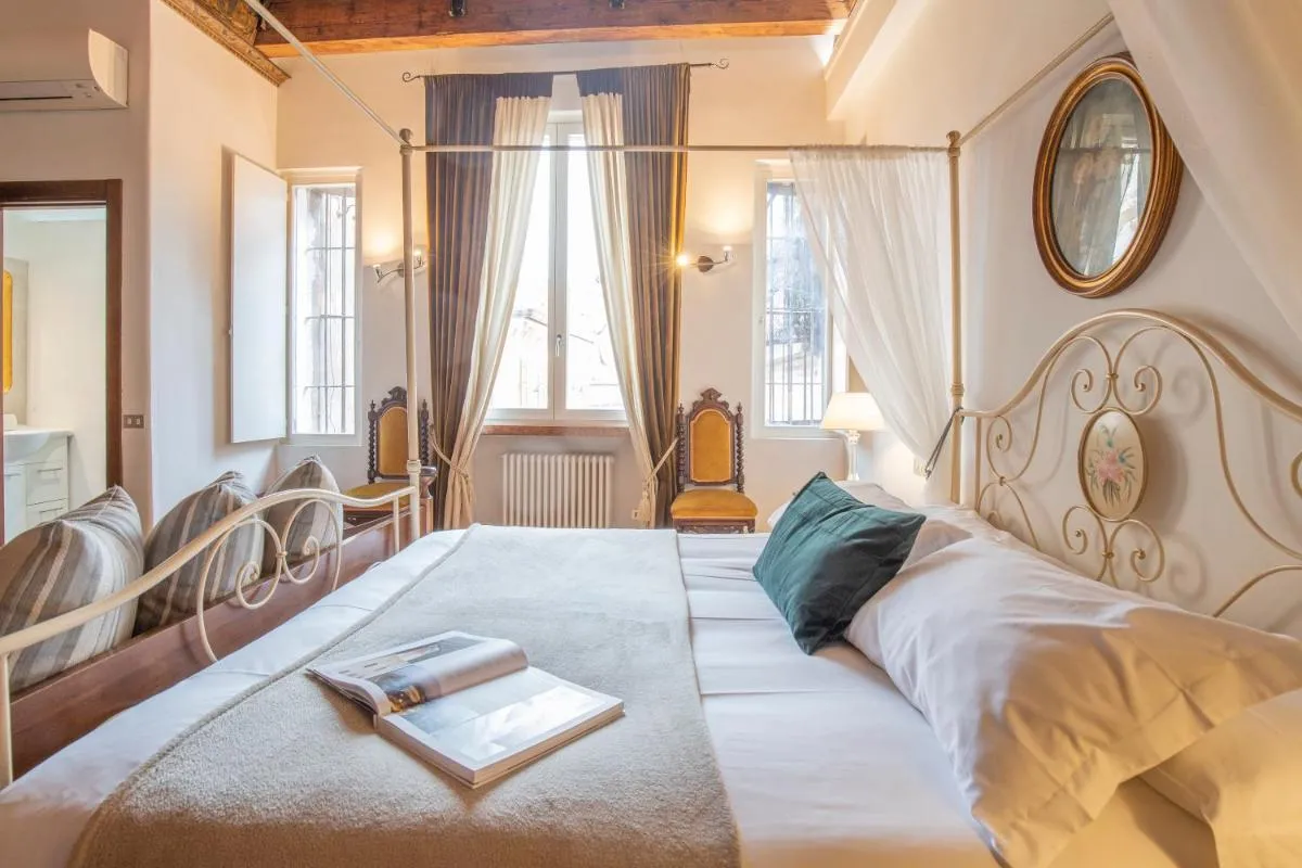 Image 1 of Corte Realdi Suites Piazza Erbe