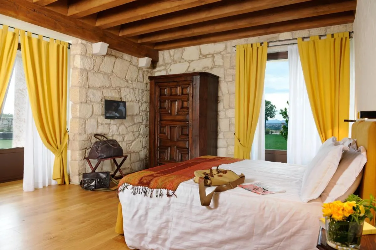 Image 4 of Delser Verona Manor House