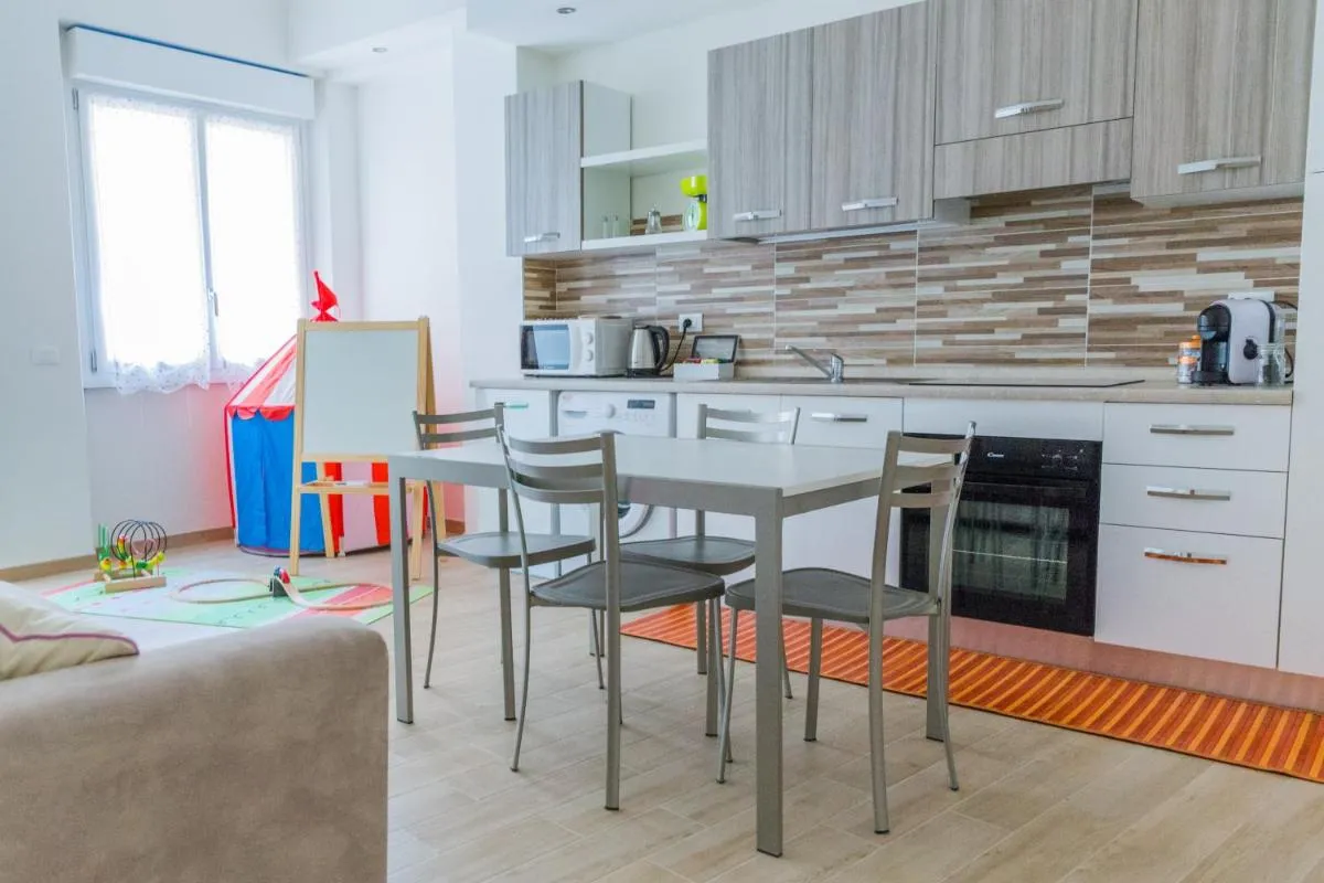 Image 2 of Family Apartment London