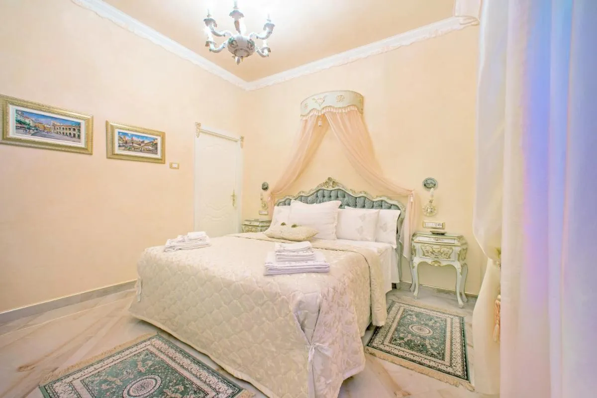 Image 6 of Fiore d’arancio Luxury City Center Apartment