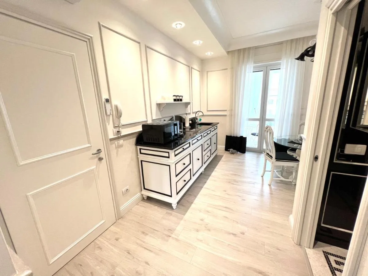 Image 3 of Ghibellines Apartments