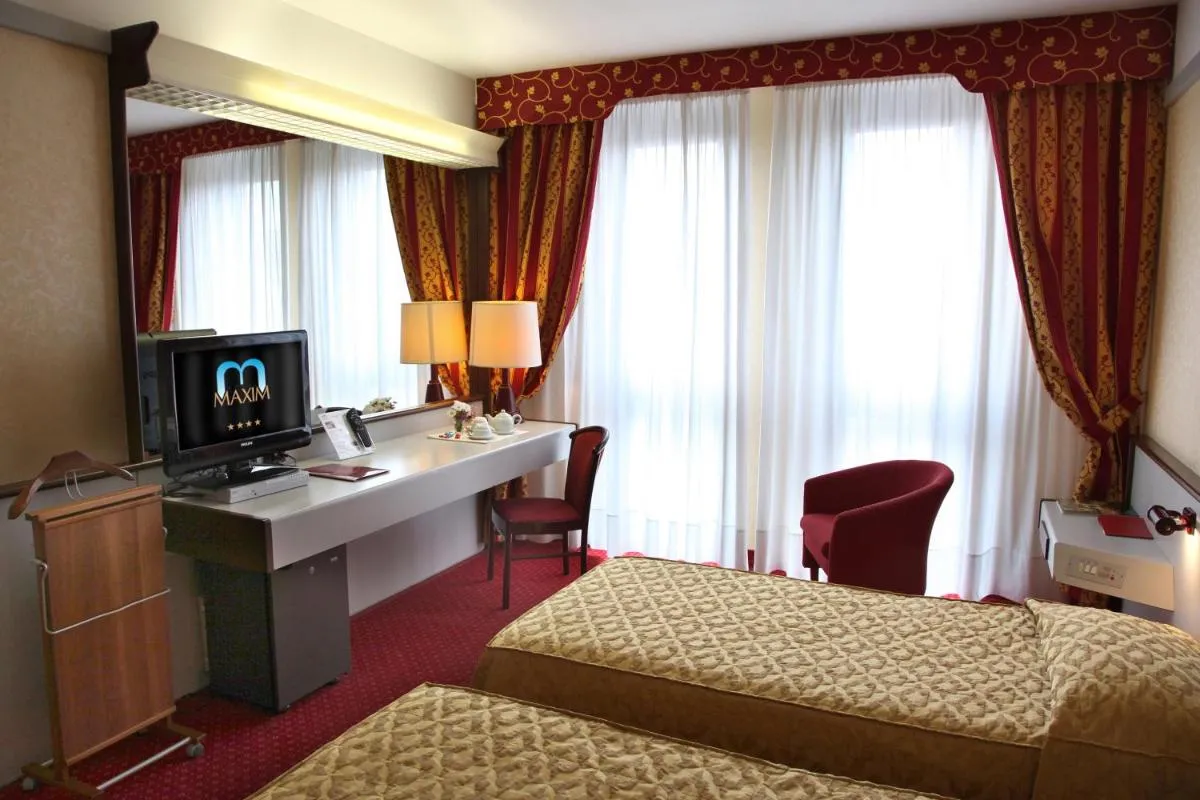 Image 3 of Hotel Maxim