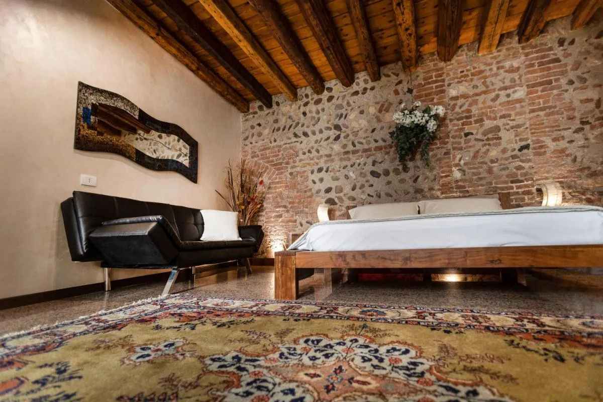 Image 3 of La Bella Verona Wine Suite