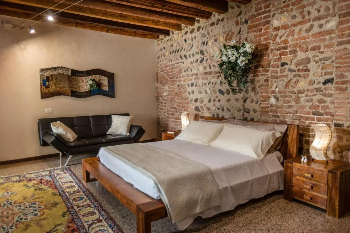 Image of La Bella Verona Wine Suite