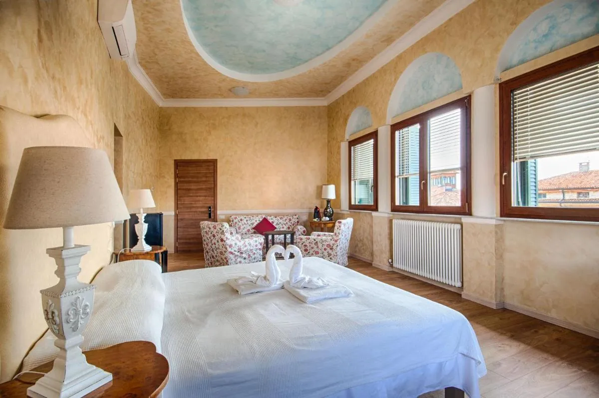 Image 6 of Lady Verona Residence