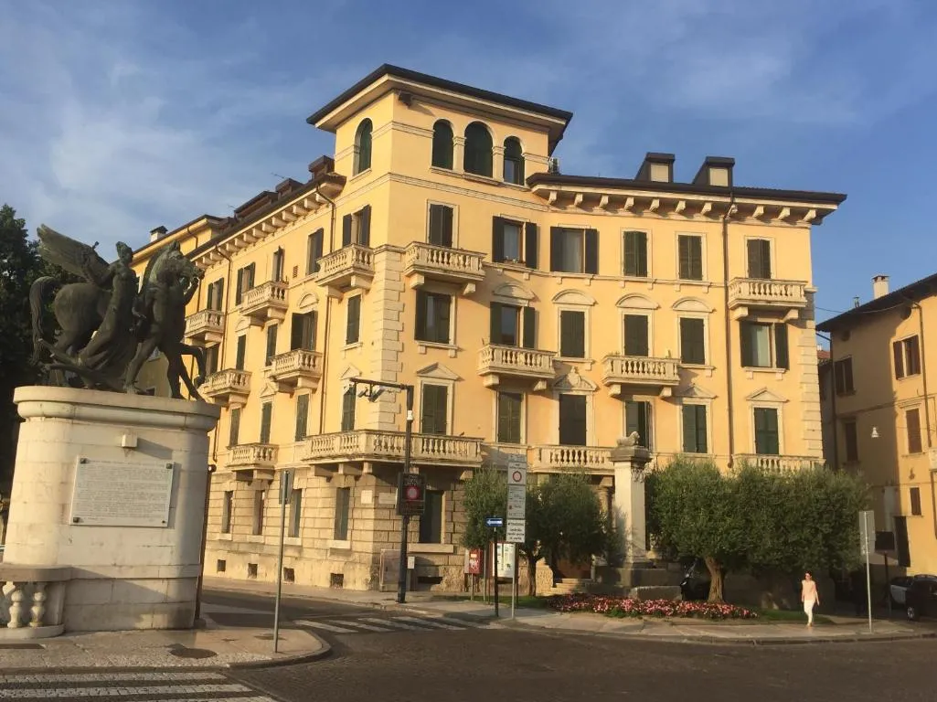 Image of Lady Verona Residence