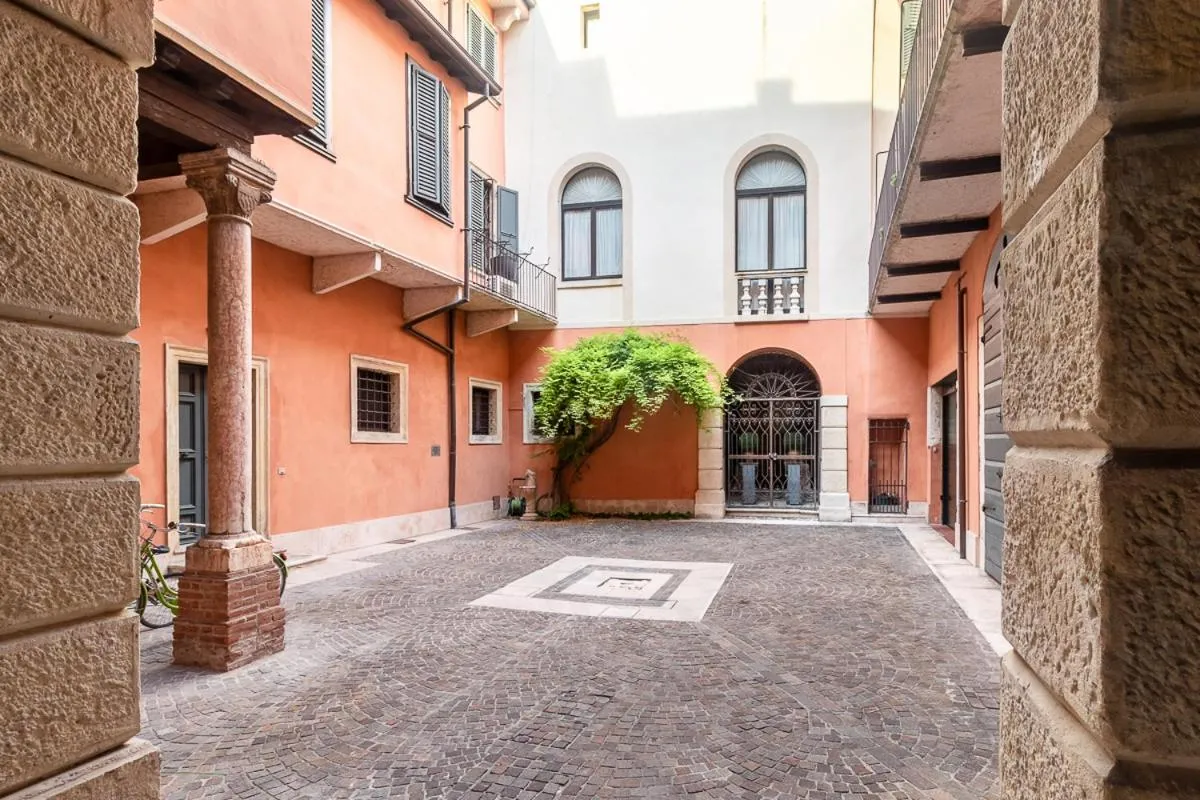 Image 5 of [Luxury Loft Duomo] Verona