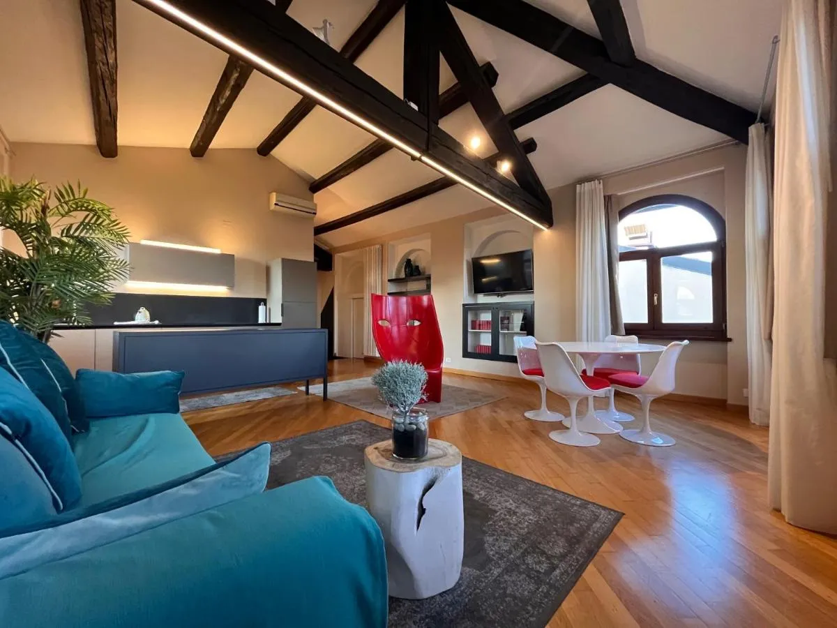 Image 4 of Piazza Erbe Lodge