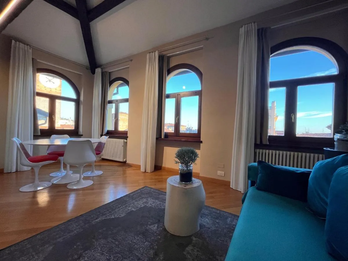 Image 6 of Piazza Erbe Lodge