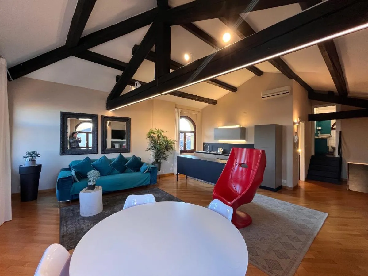 Image 5 of Piazza Erbe Lodge