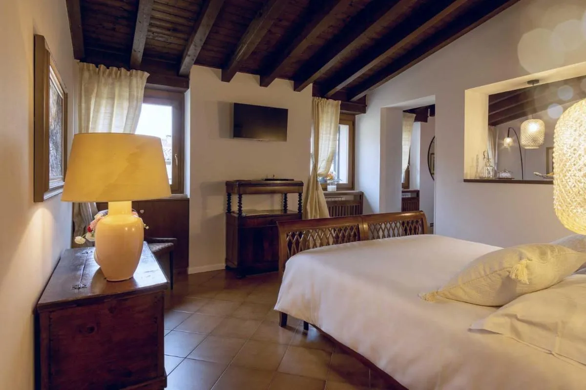 Image 1 of Residenza…Cara Giulietta…