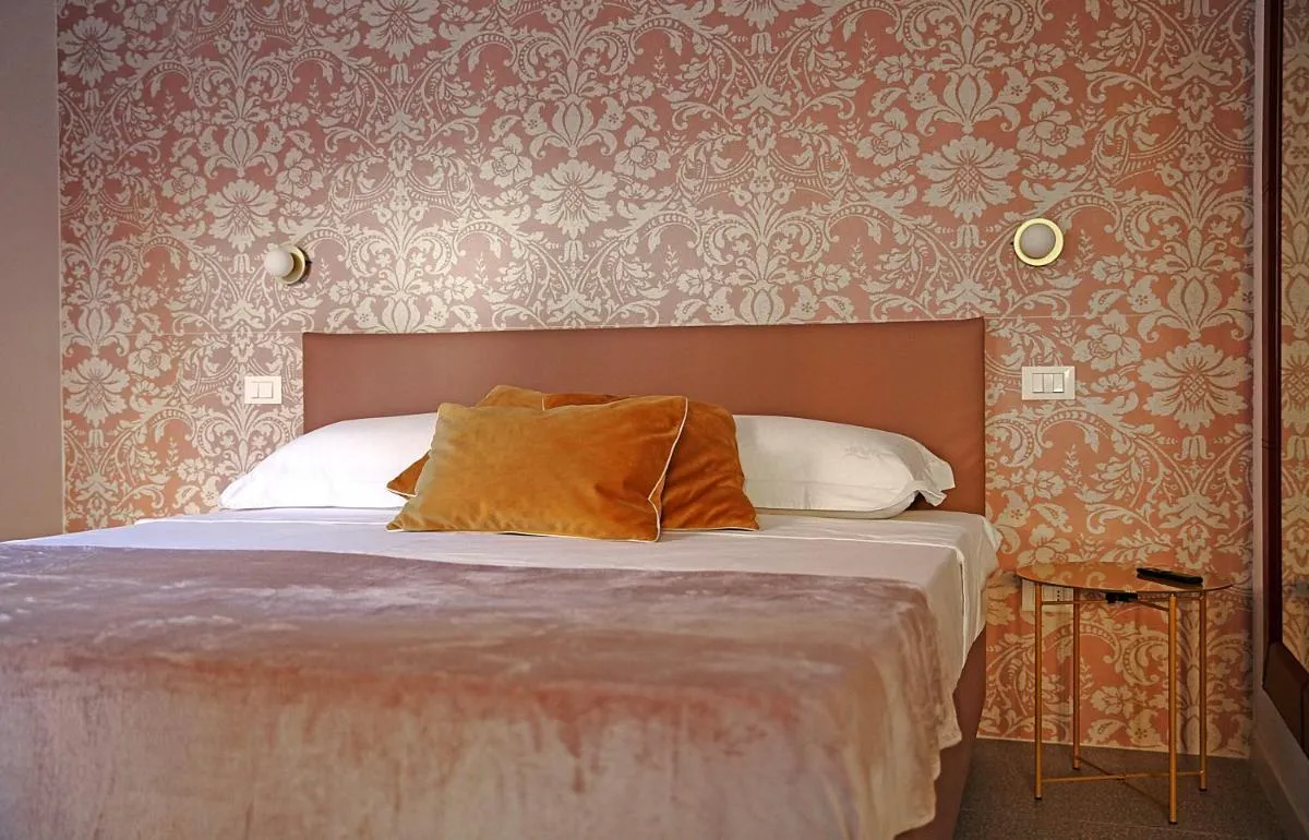 Image 4 of Romantic Verona