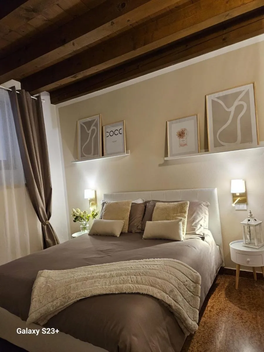 Image 2 of Rosso Verona Apartment