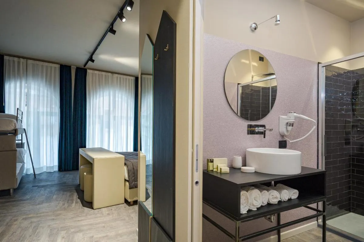 Image 3 of Theatrum Rooms and Suite
