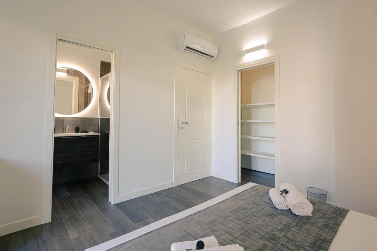 Image 2 of Verona Centre Suite – Royal Welcome