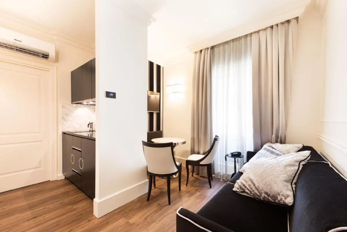 Image 3 of Verona House Aparthotel