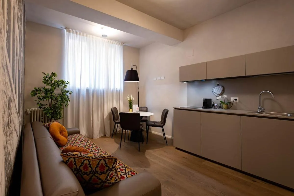 Image 2 of Verona Romana Apartments