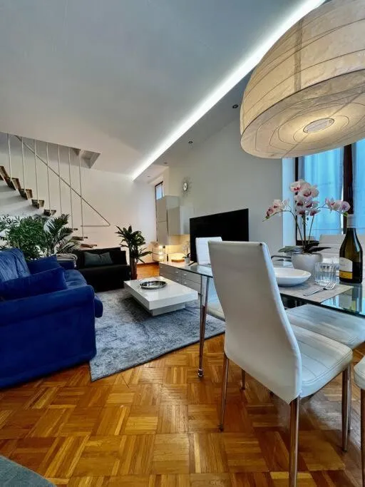 Image 5 of attico ARENA,200mq[NETFLIX-WIFI-AIR CONDITIONING]