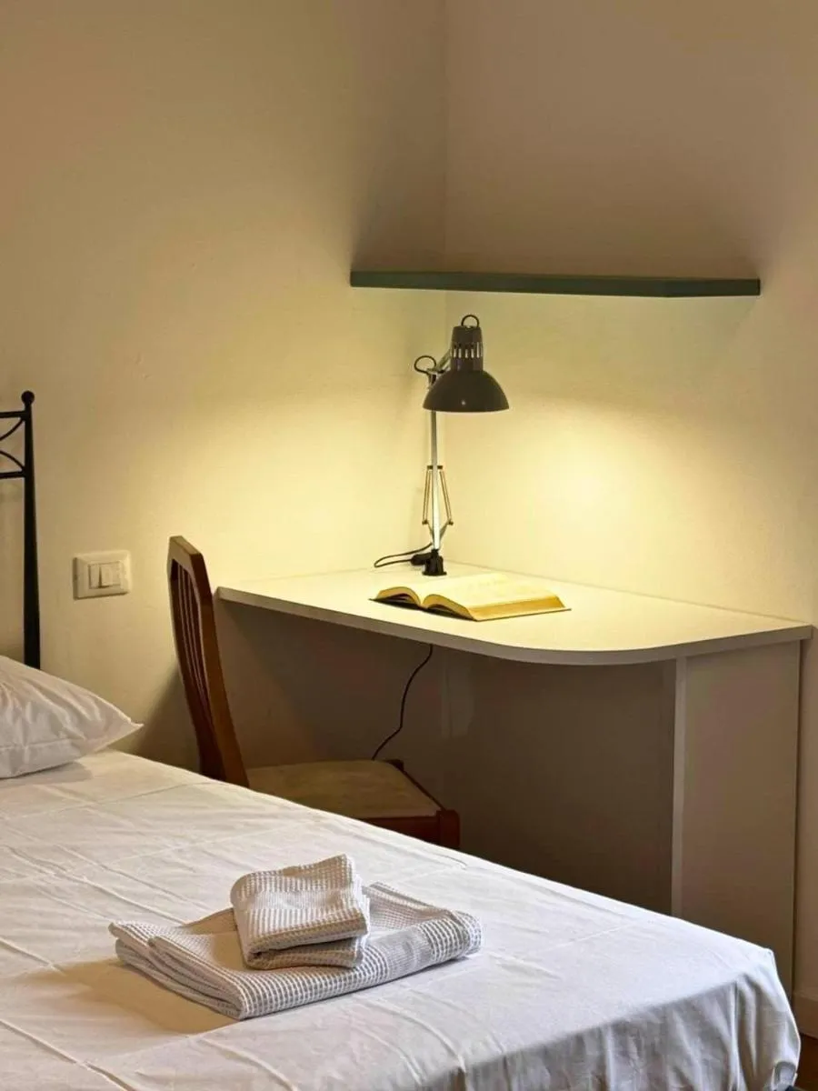 Image 4 of 3 Rooms – 3 Bath – Bright Modern Apartment