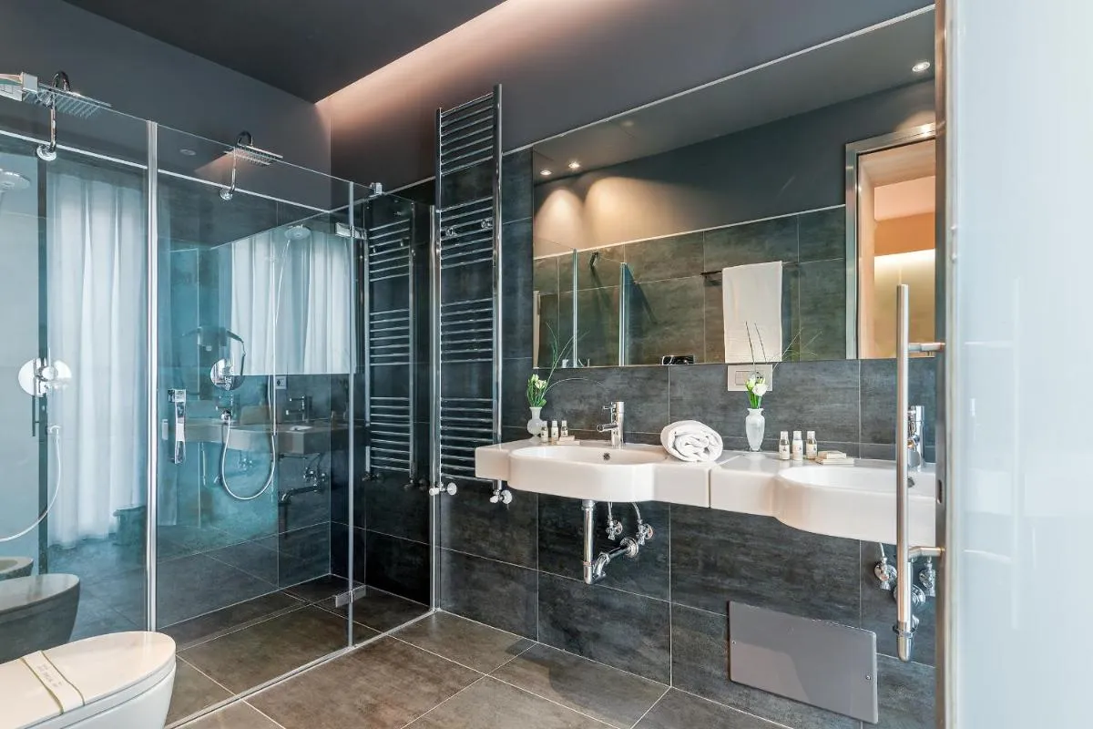 Image 2 of Air Suite Verona