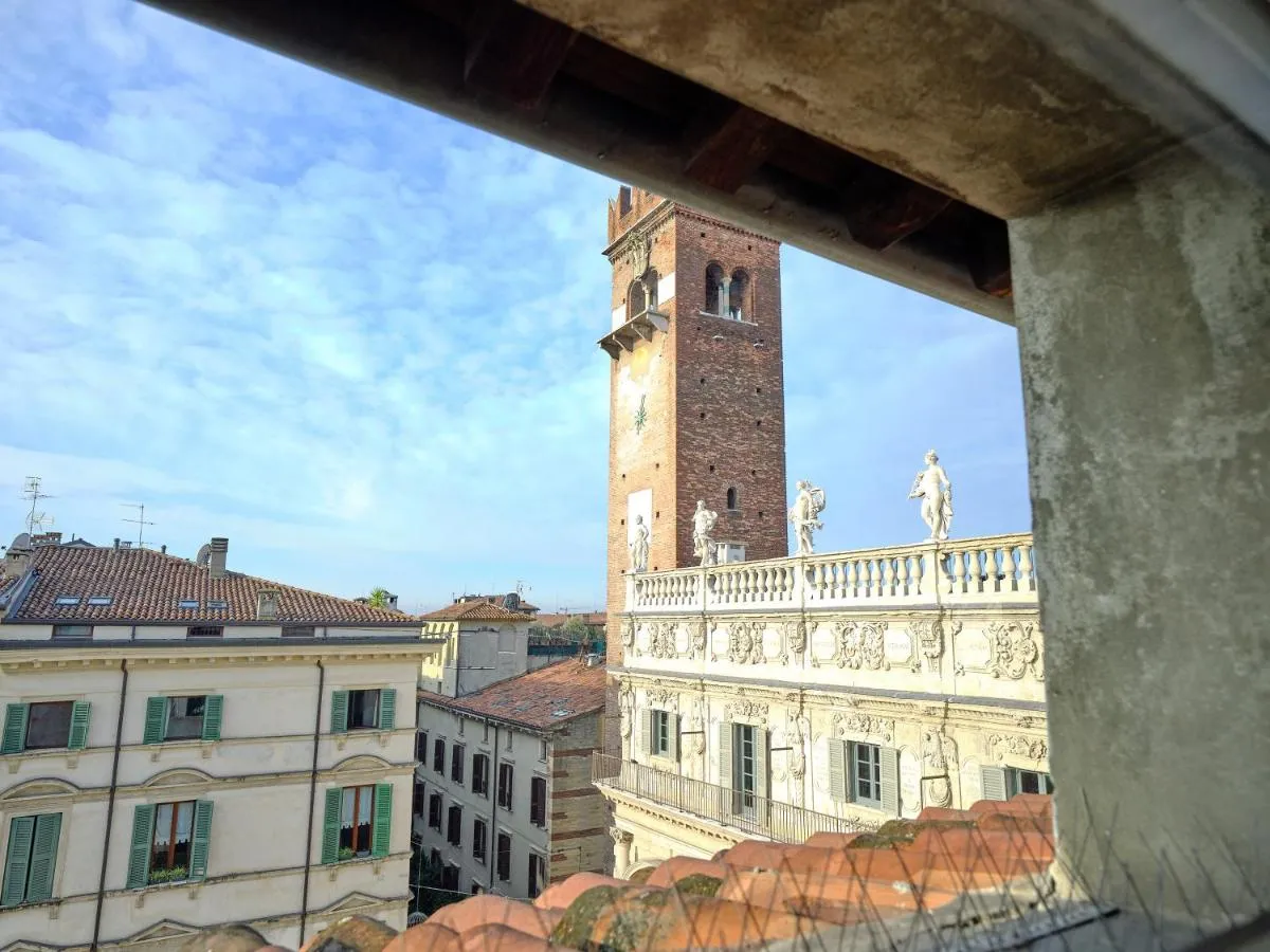 Image 5 of ApartmentsArena – Residenza Degli Scaligeri – Piazza Erbe