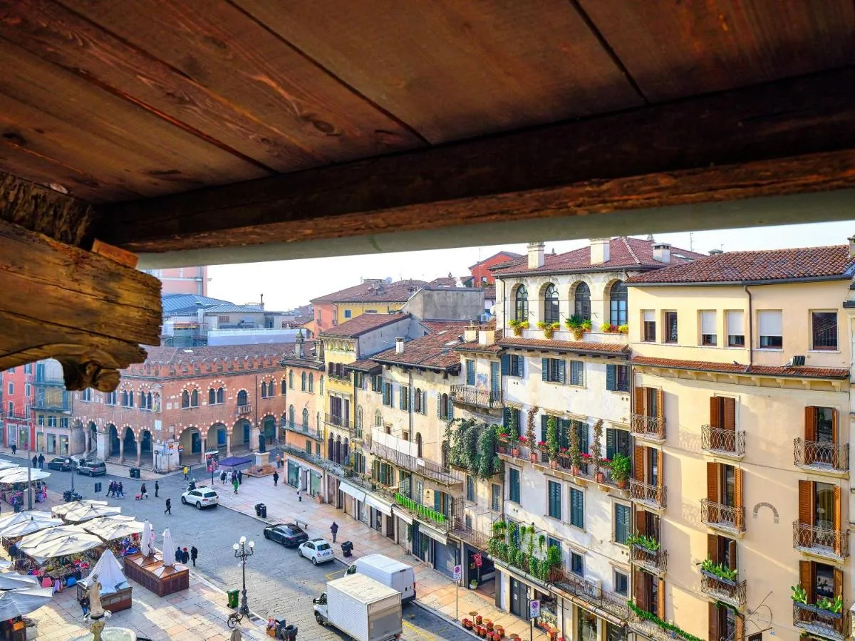Image 4 of ApartmentsArena – Residenza Degli Scaligeri – Piazza Erbe