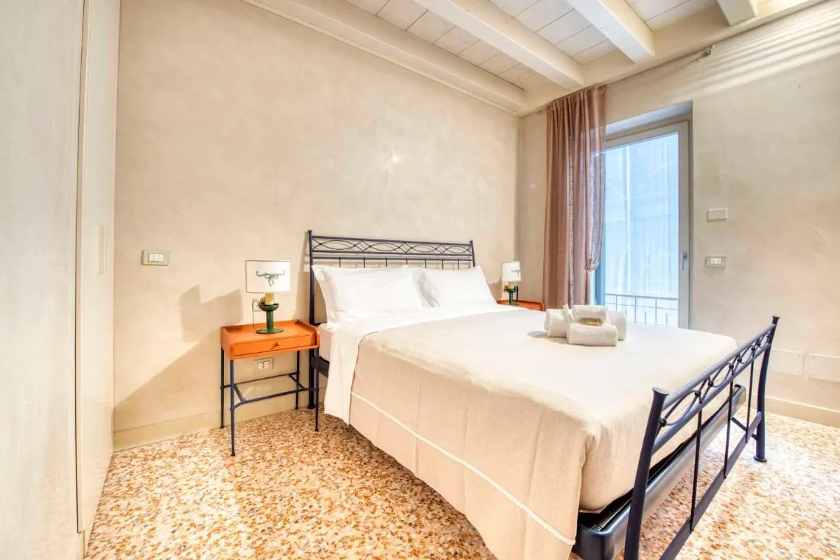 Image 3 of ApartmentsArena – Suite Mercatorum – Piazza Erbe
