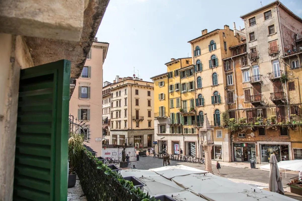Image 5 of Aurelia Luxury – Piazza delle Erbe