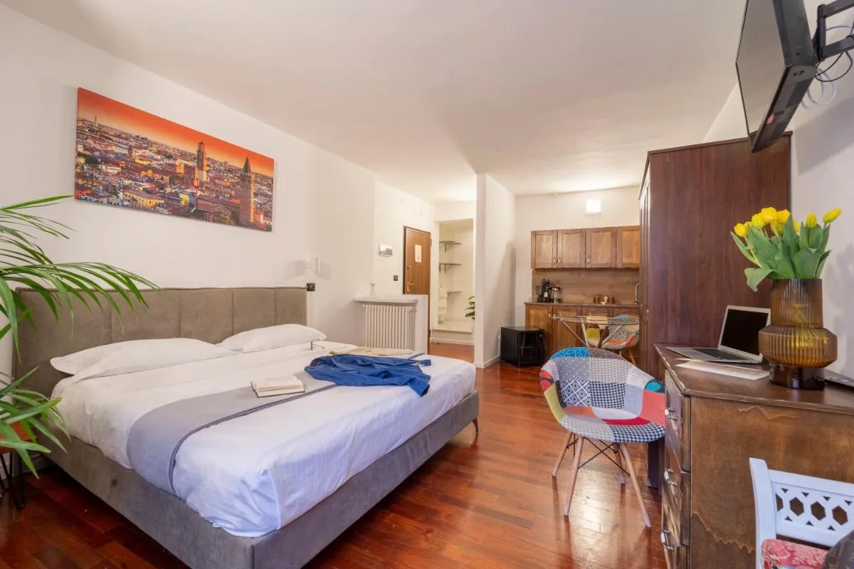 Image 1 of Aurelia Luxury – Piazza delle Erbe