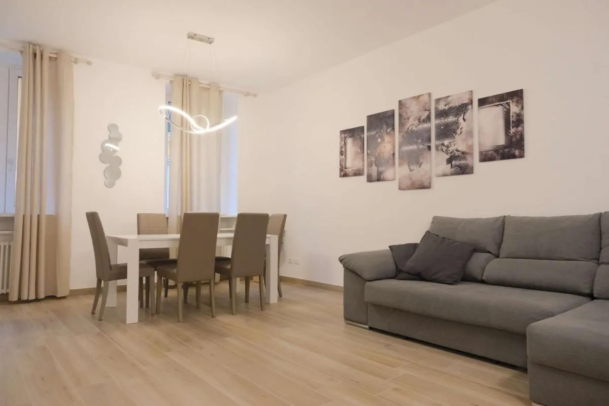 Image 3 of Case VR Holiday Canter House