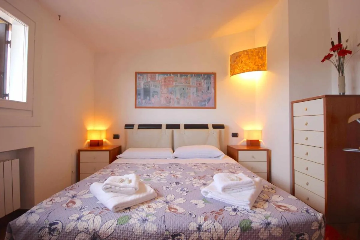 Image 1 of Case VR Holiday Tappa Sopra