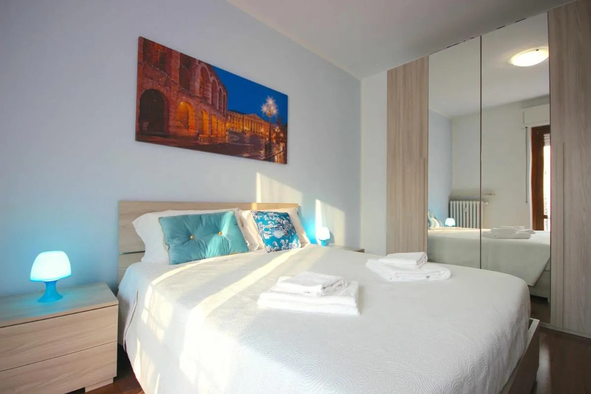 Image 1 of Case VR Holiday Vo Pastorello