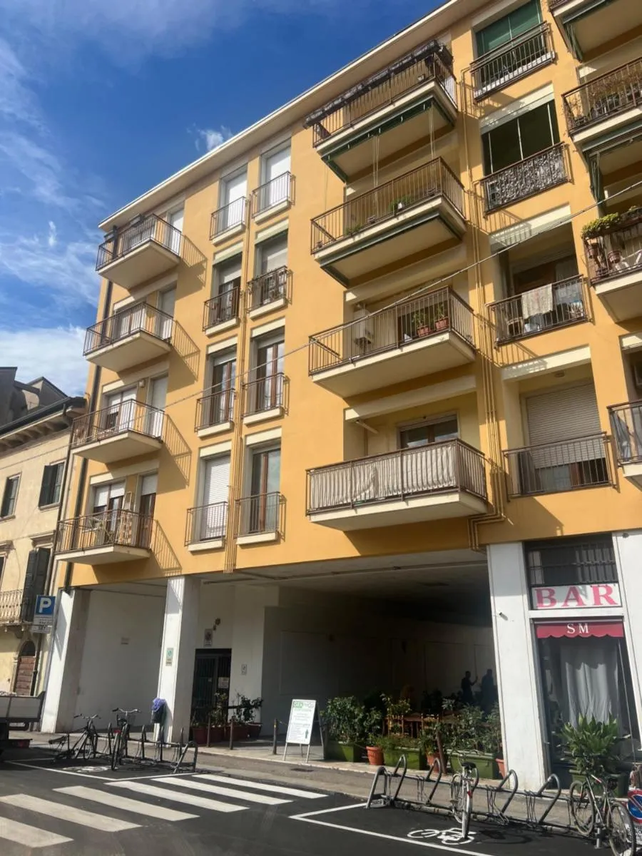 Image 2 of Centro storico grande casa moderna