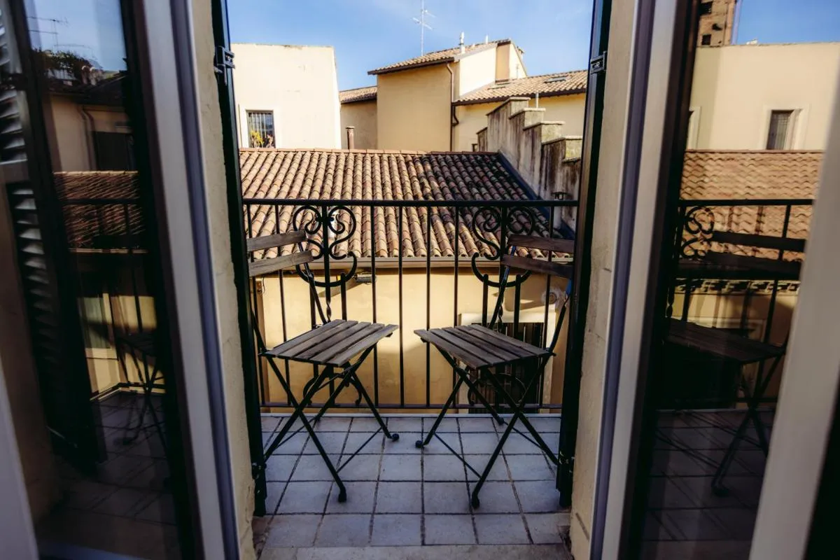 Image 5 of EAP suites, Verona