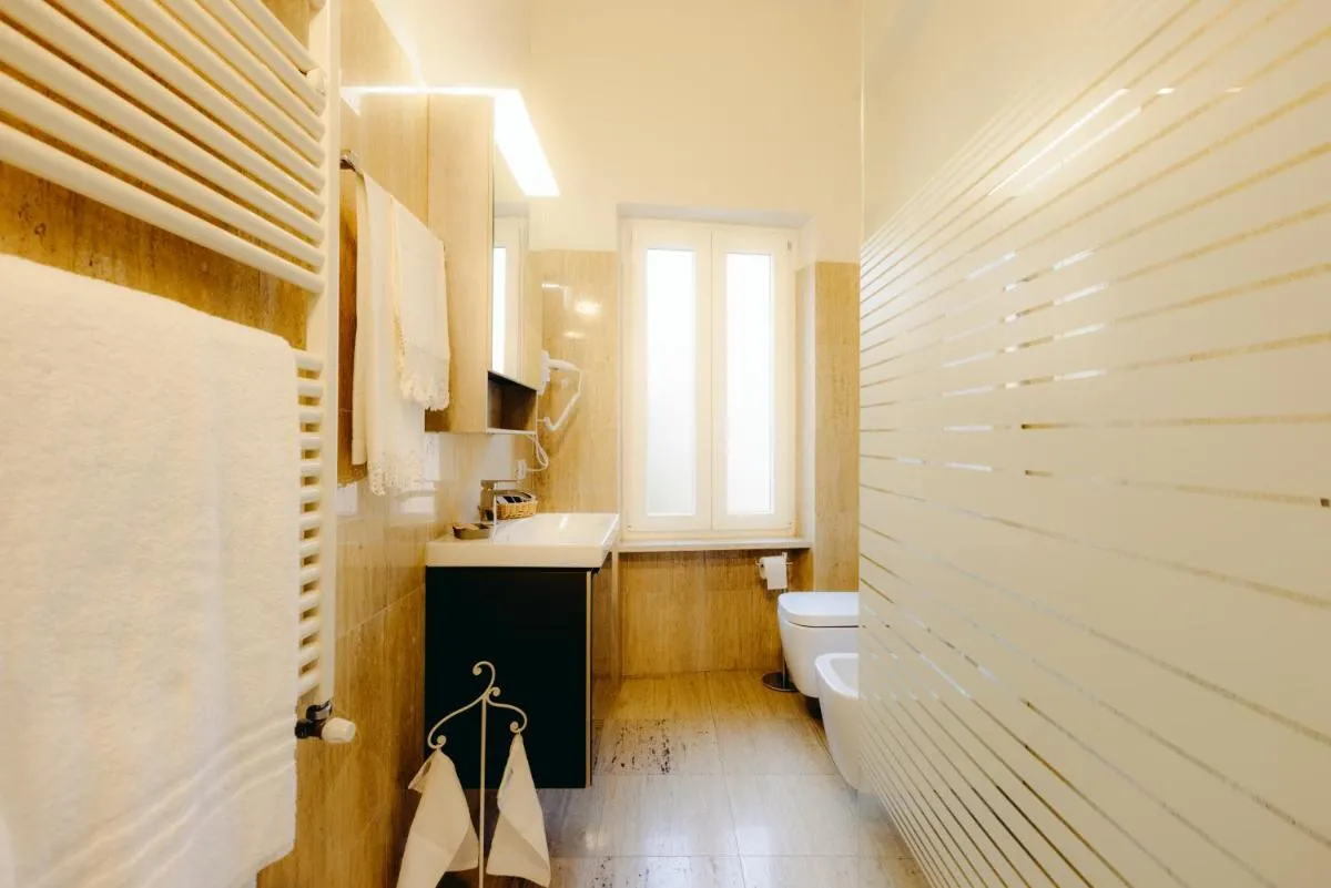 Image 2 of EAP suites, Verona