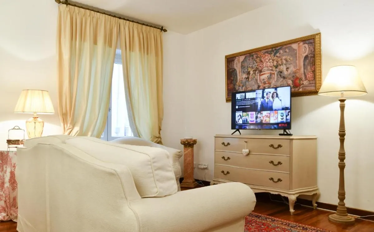 Image 2 of Emily Luxury Apartment