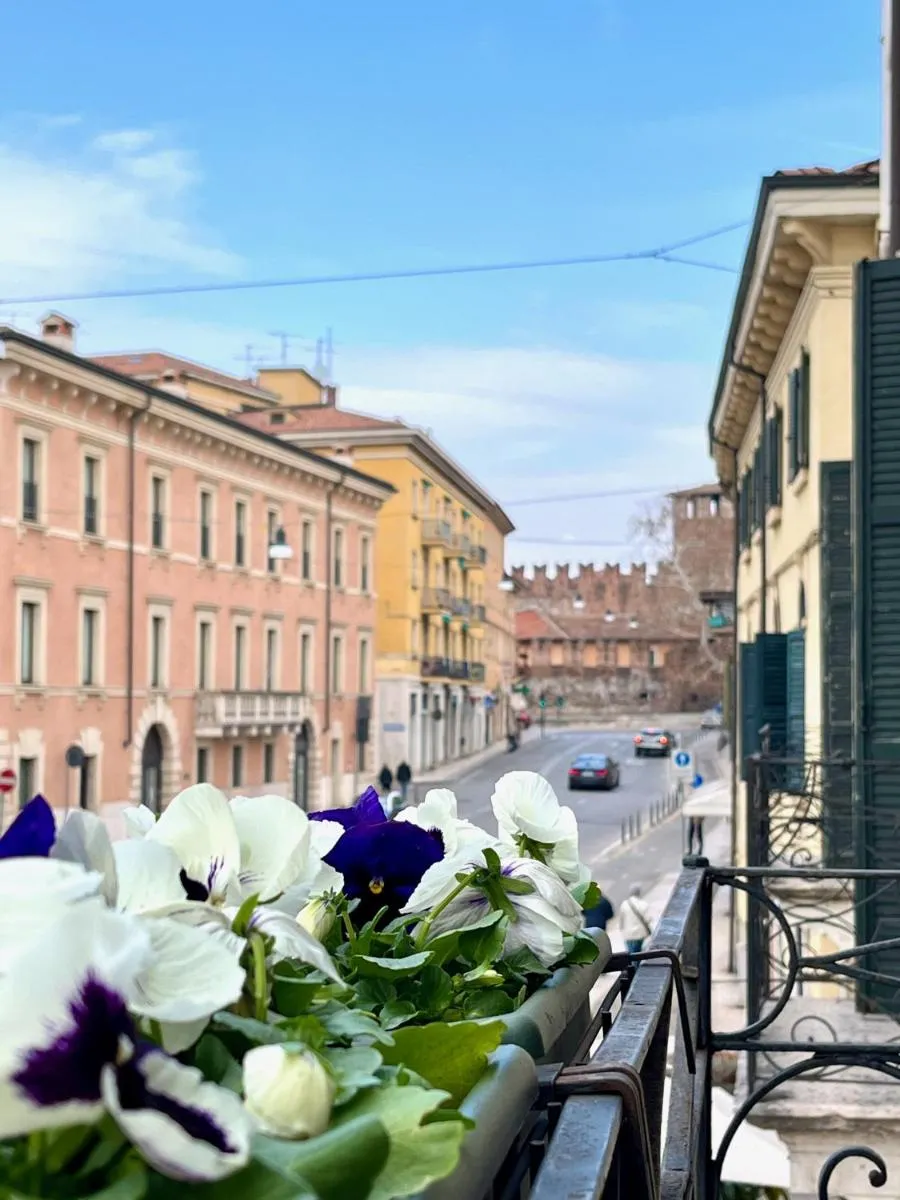 Image 3 of Il balconcino