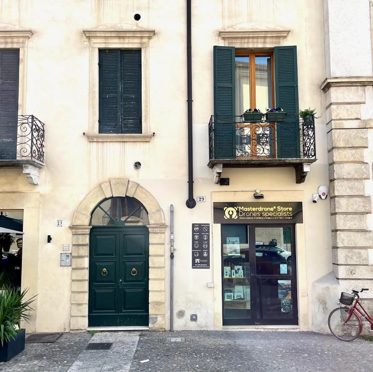 Image 2 of Il balconcino