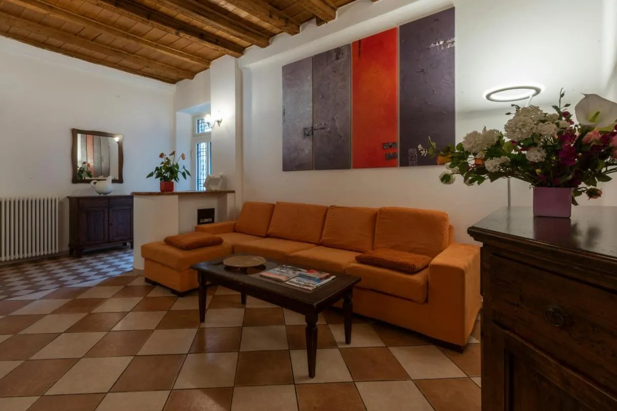 Image 2 of Italianflat – Al Teatro Romano