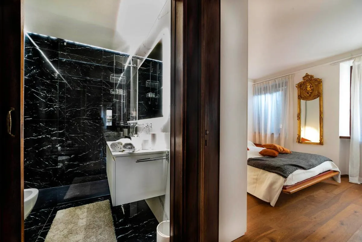 Image 2 of Italianflat – Duomo Deluxe
