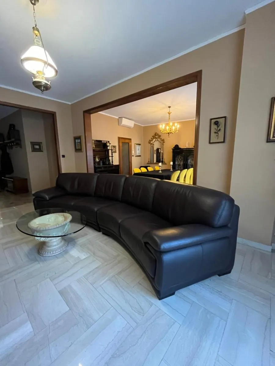 Image 6 of La Lírica home