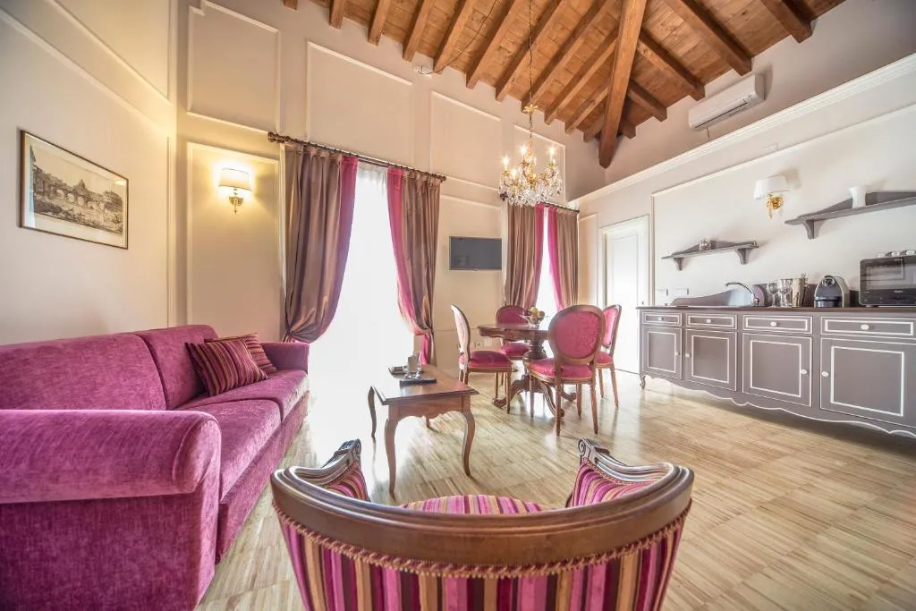 Image of Lady Capulet Apartments