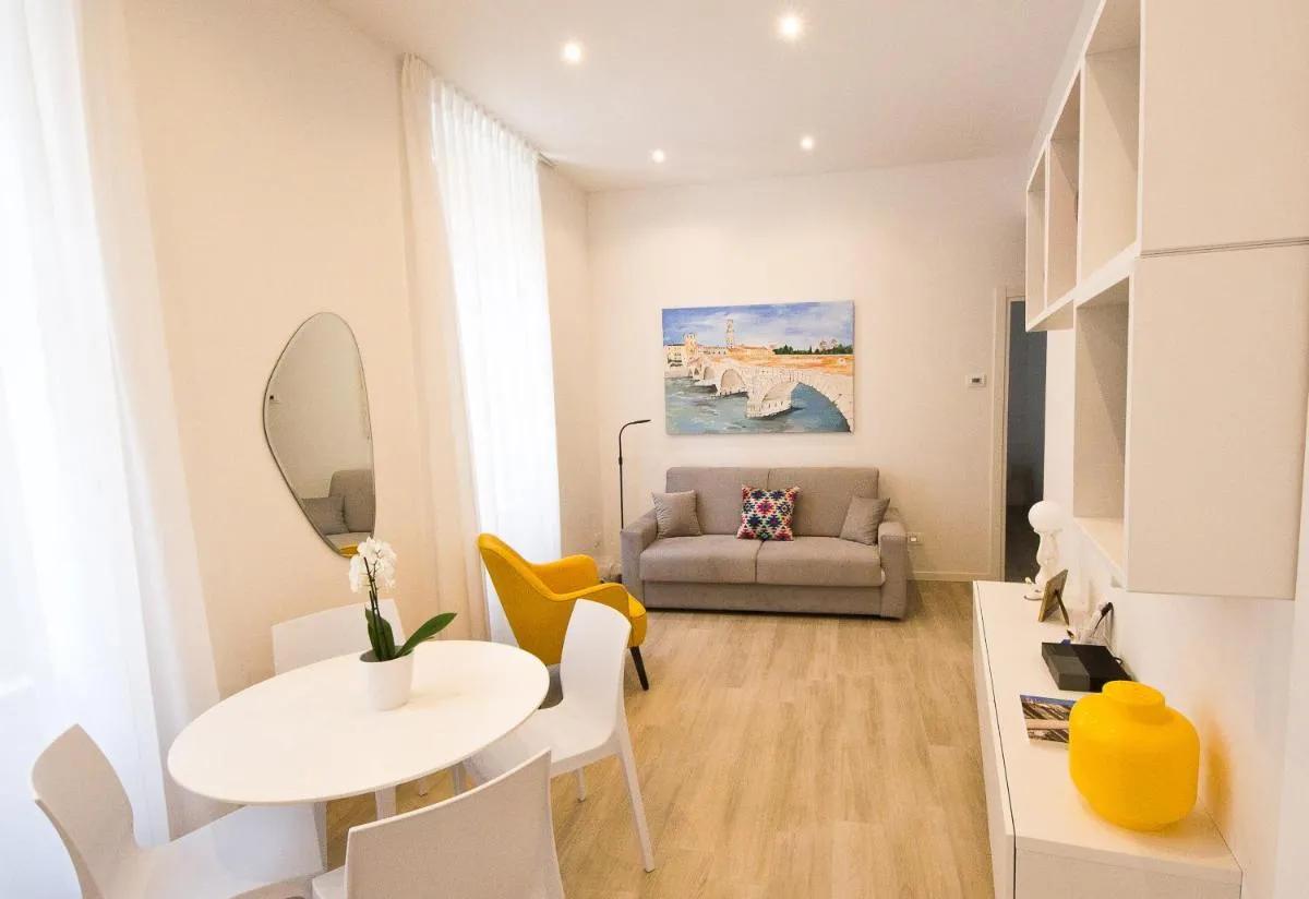 Image 4 of Leoncino Suite