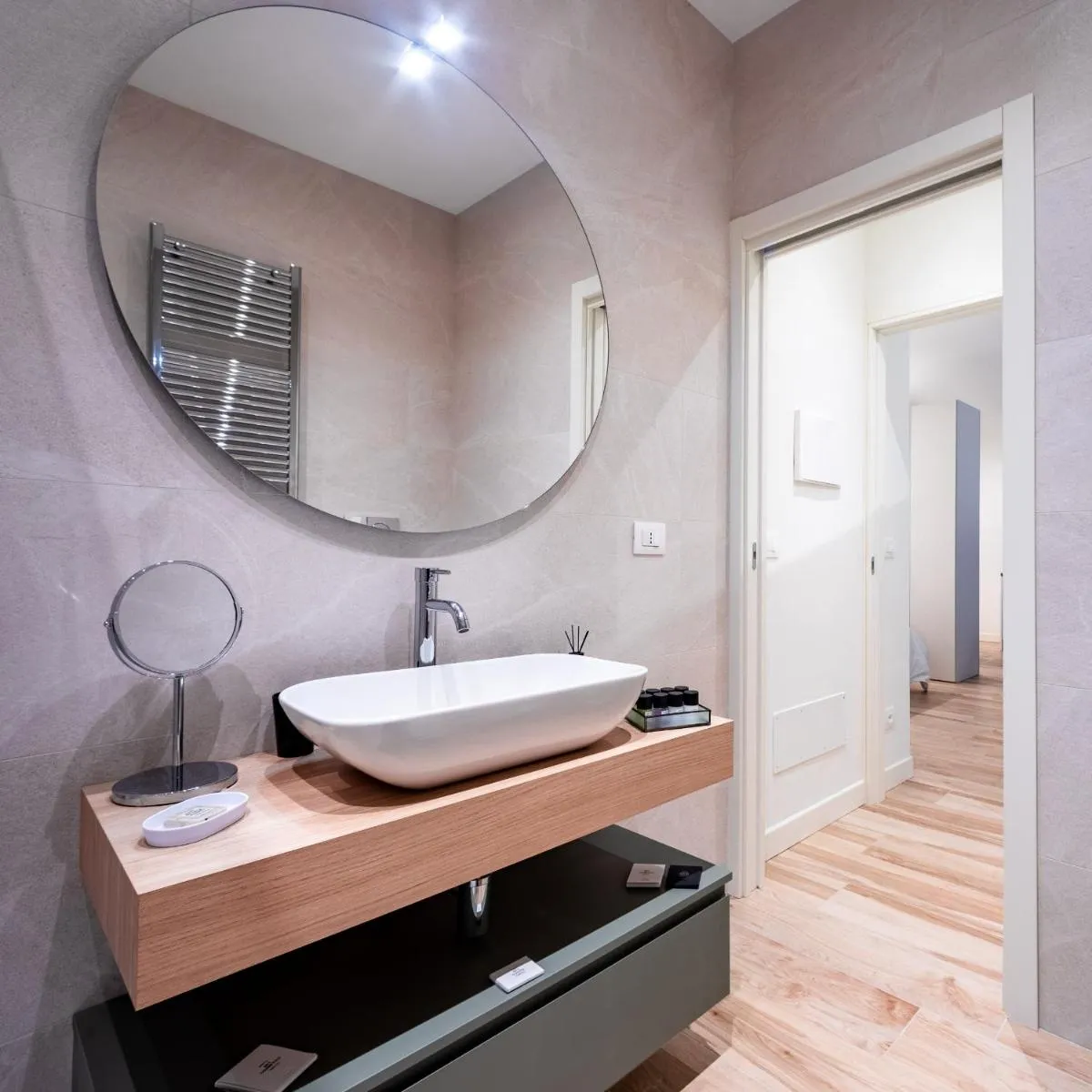 Image 3 of Love Suite Verona