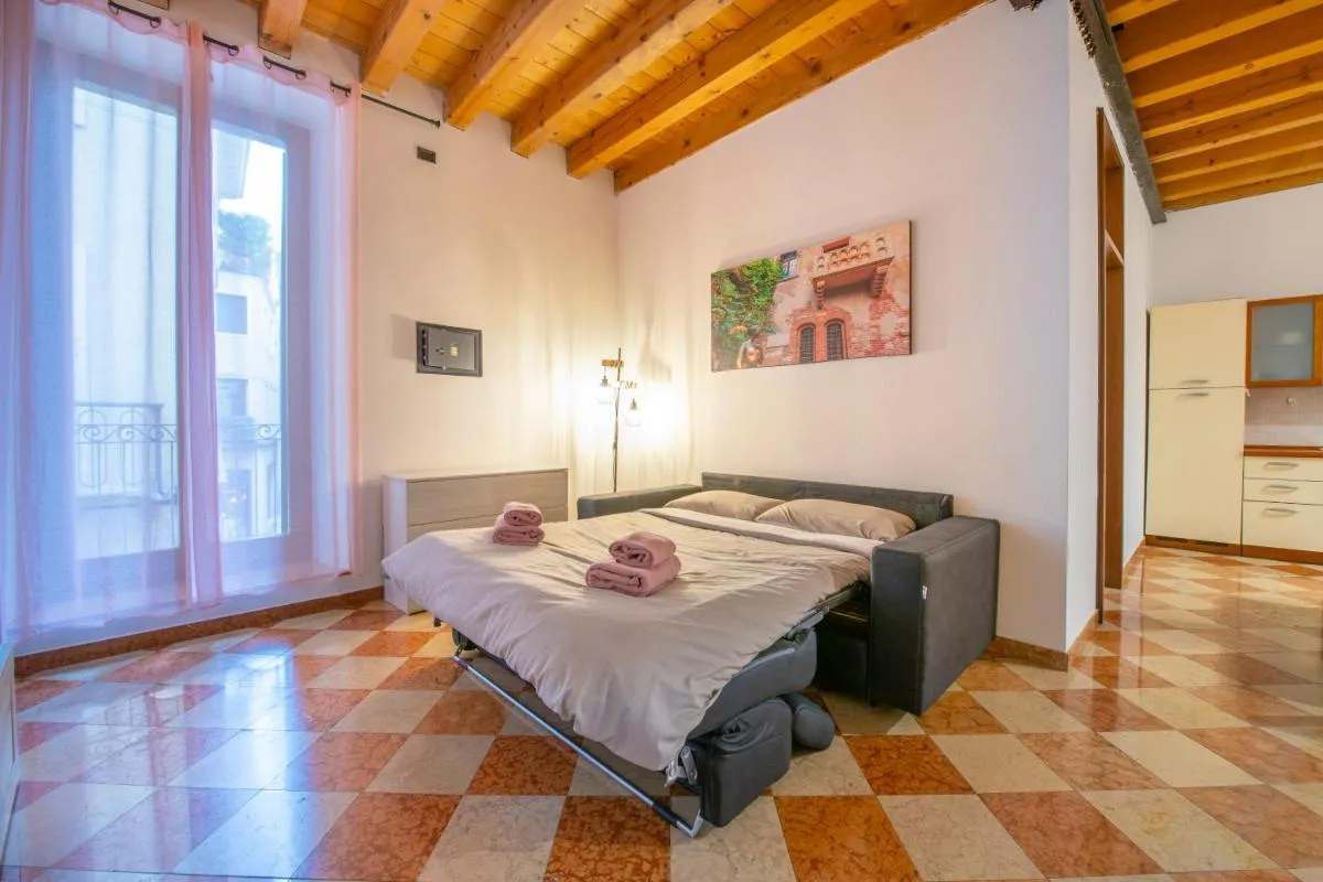Image 1 of -Near Arena & Giuletta- Pet Friendly Mazzini Palace